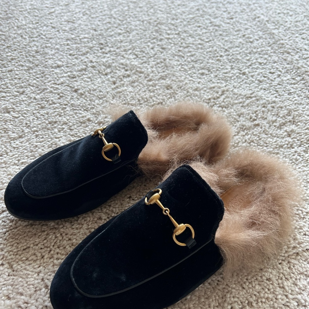Gucci Princeton Shearling Lined Suede Slide. Size 37 1/2.